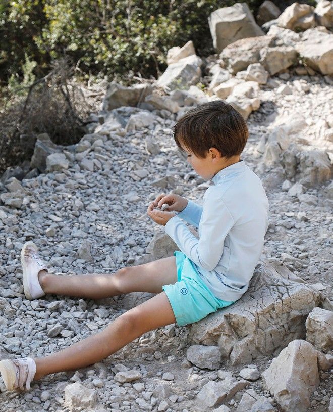 Haut t-shirt avec manche longues anti-UV Turbot pour garçon, fille et bébé bleu ciel uni de CANOPEA
