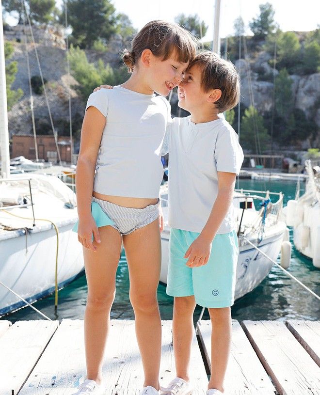 Haut t-shirt avec manche courtes anti-UV Kelly pour fille et bébé en Ash de CANOPEA