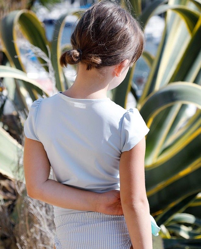 Haut t-shirt avec manche courtes anti-UV Kelly pour fille et bébé en Ash de CANOPEA