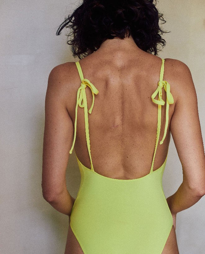 Maillot de bain une-pièce anti-UV pour femme Amelia en Canary de CANOPEA