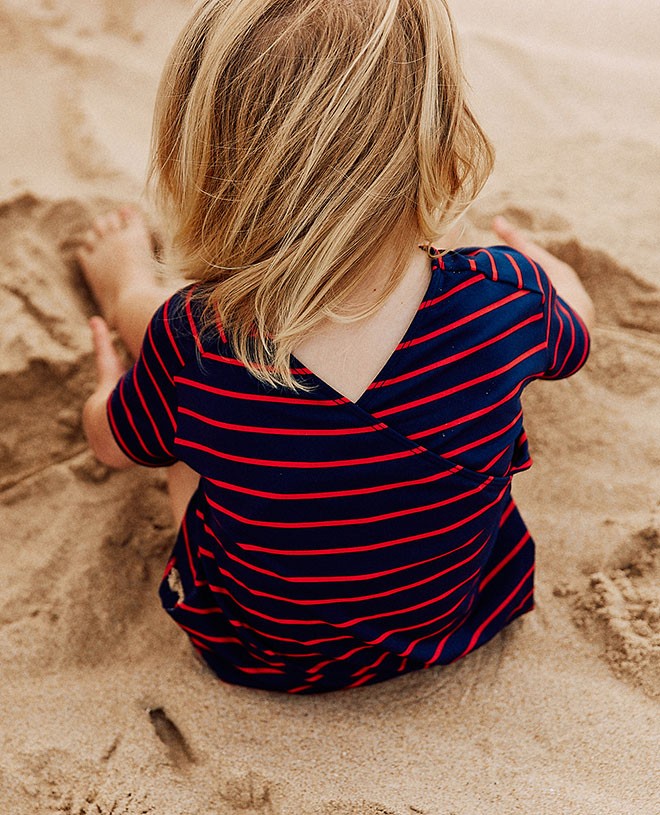Maillot de bain anti-UV à manches courtes pour bébé Albee en Sailor Blue de CANOPEA