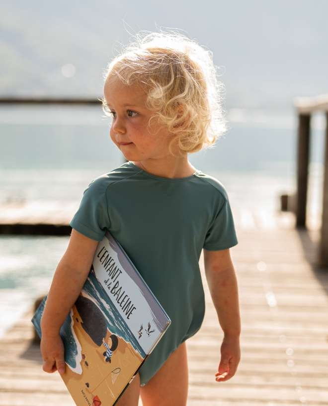 Maillot de bain anti-UV à manches courtes pour bébé Albee en Teal de CANOPEA