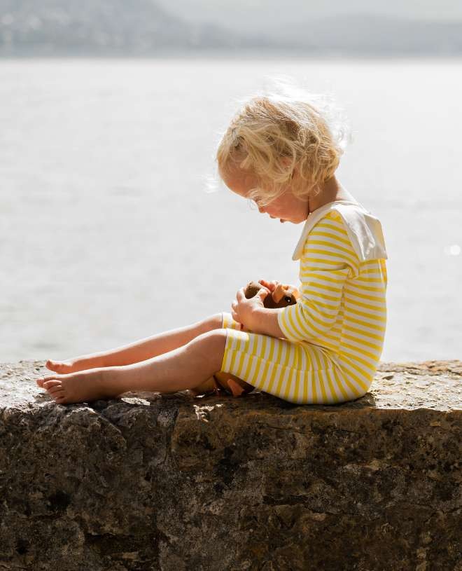 Maillot de bain anti-UV à manches longues pour bébé Marin en Canary stripe de CANOPEA