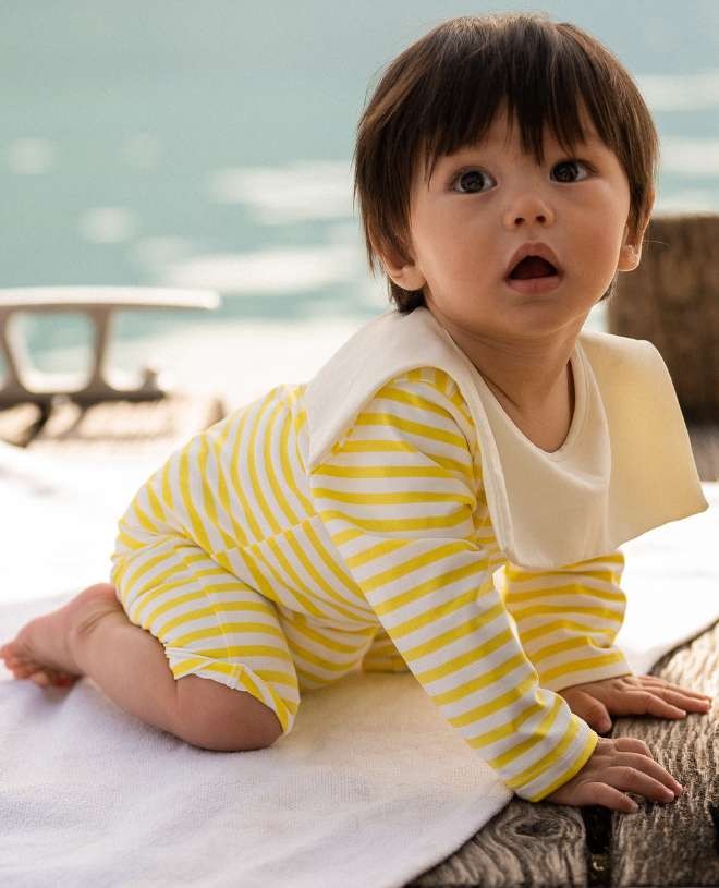 Maillot de bain anti-UV à manches longues pour bébé Marin en Canary stripe de CANOPEA