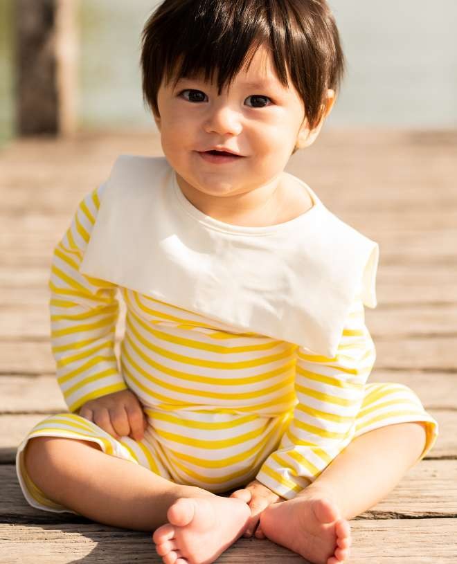 Maillot de bain anti-UV à manches longues pour bébé Marin en Canary stripe de CANOPEA