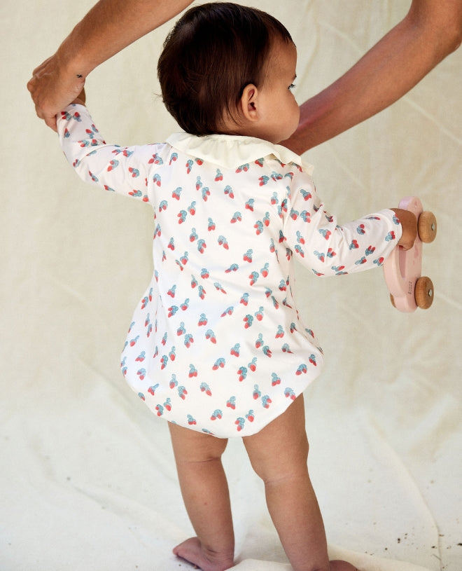 Maillot de bain anti-UV à manches longues pour bébé Daisy en strawberry de CANOPEA