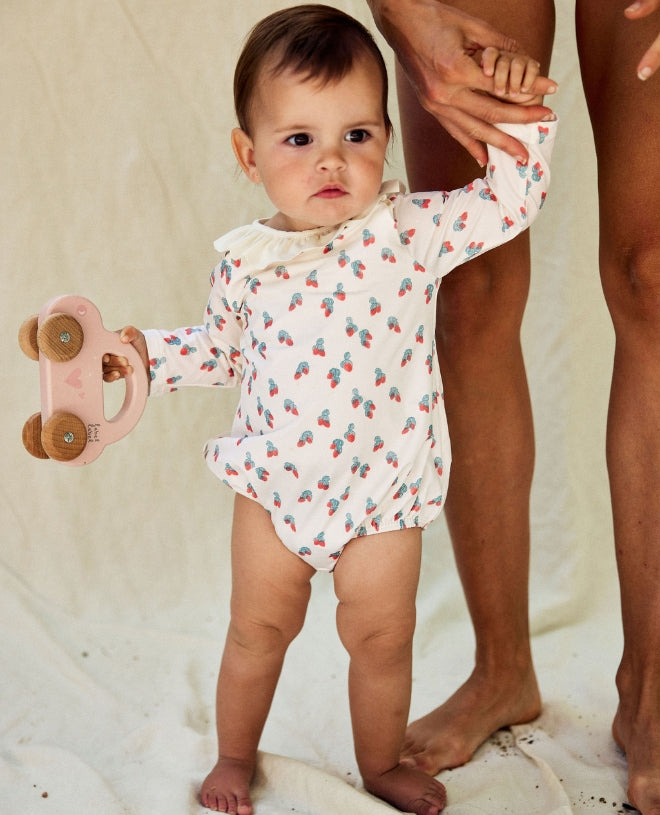Maillot de bain anti-UV à manches longues pour bébé Daisy en strawberry de CANOPEA