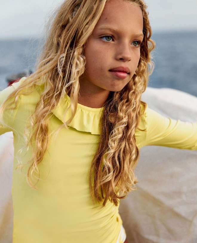 Haut t-shirt avec manche longues anti-UV Valentine pour fille et bébé en canary yellow de CANOPEA