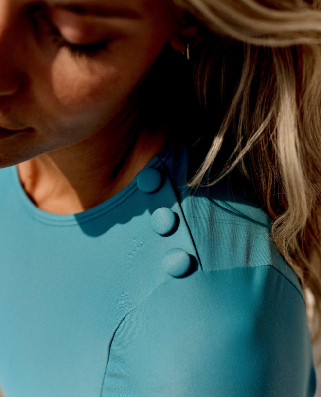 Haut t-shirt anti-UV pour femme Emma en teal de CANOPEA