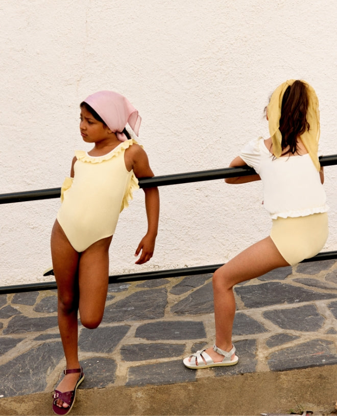 Maillot de bain une-pièce anti-UV pour fille et bébé Arabella en Butter de CANOPEA