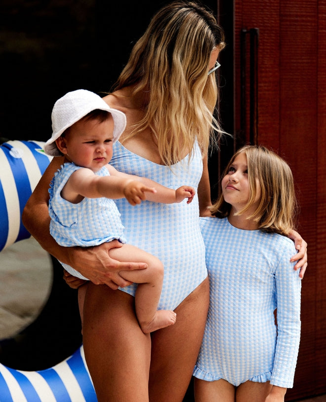 Maillot de bain anti-UV fille Misha manche longues couleur vichy sky