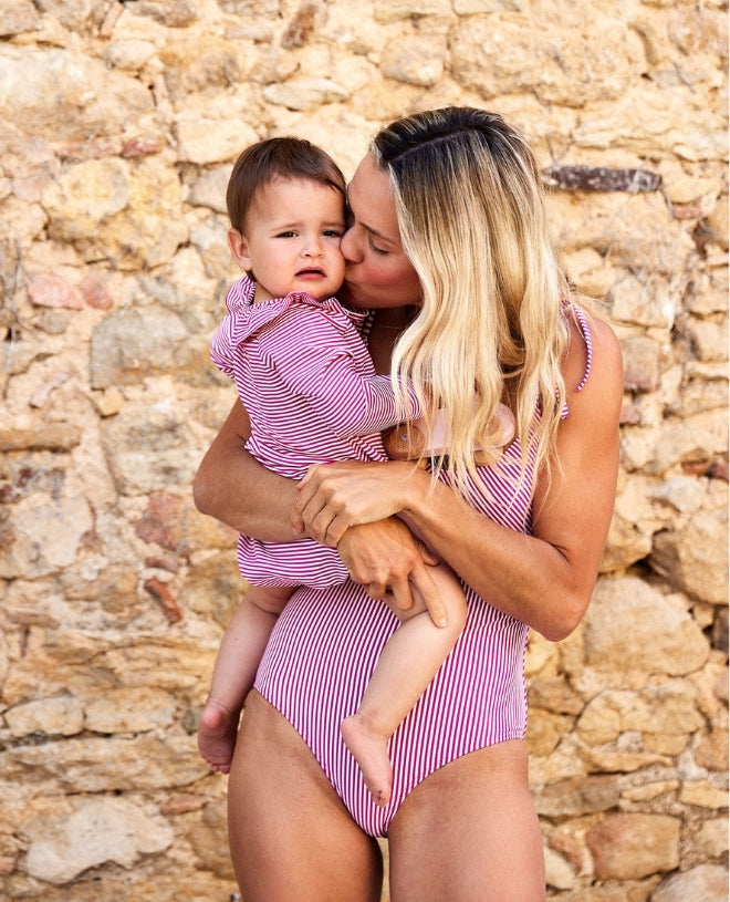Maillot de bain anti-UV à manches longues pour bébé Daisy en Transat fuschia de CANOPEA
